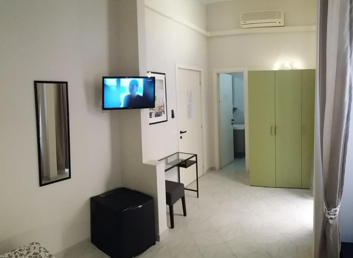 Hotel Malibu 斯波托尔诺 外观 照片