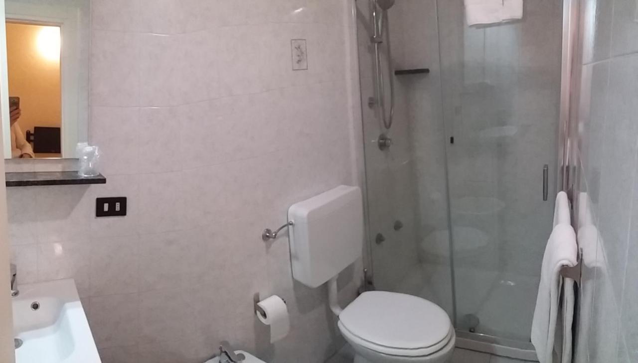 Hotel Malibu 斯波托尔诺 外观 照片