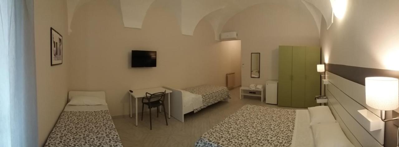 Hotel Malibu 斯波托尔诺 外观 照片