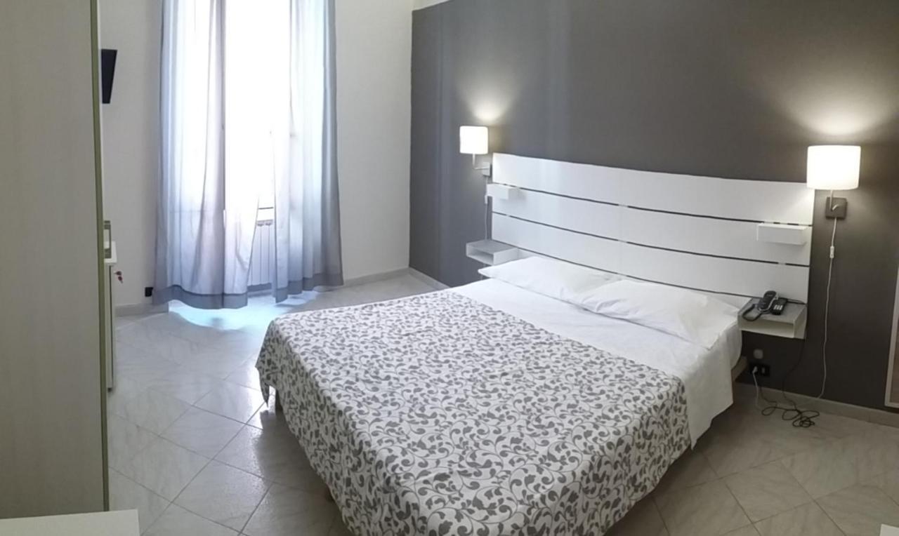Hotel Malibu 斯波托尔诺 外观 照片